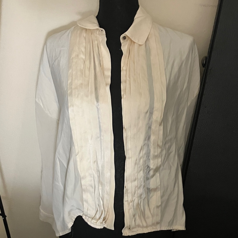 Dolce Vita Cream Pleated Blouse